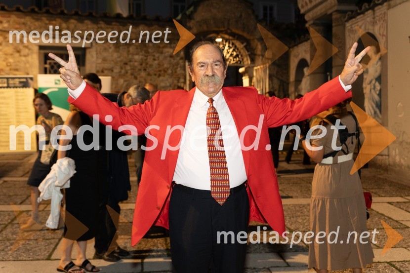  Marijan Zlobec, novinar, kritikOto Pestner & Moje dame na 72. Ljubljana Festivalu