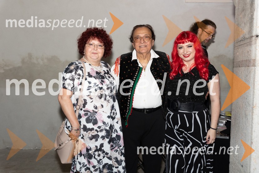  ... ;  Oto Pestner, pevec;  Nastja  Vodenik, članica skupine Perpetuum Jazzile, BasslessOto Pestner & Moje dame na 72. Ljubljana Festivalu