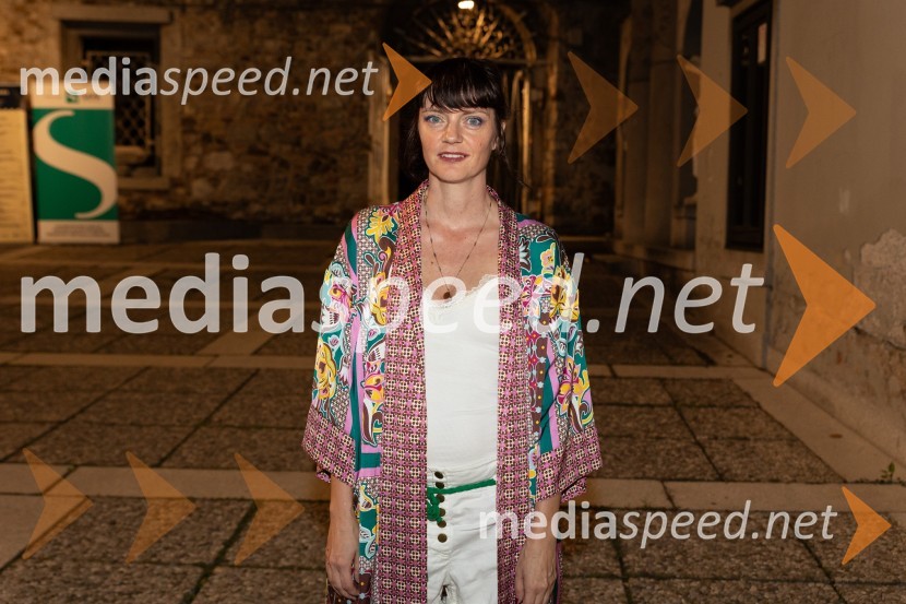  Katjuša Štingl,  PR-ovka, novinarka, pesnicaOto Pestner & Moje dame na 72. Ljubljana Festivalu