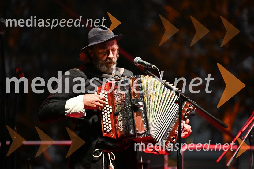  Janez Škof, igralecČompe in Katalena na festivalu Noči v stari Ljubljani