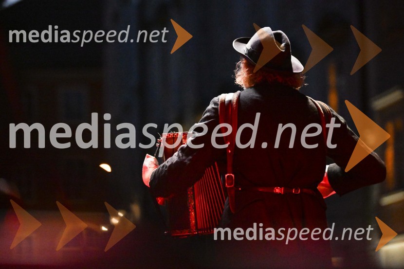  Janez Škof, igralecČompe in Katalena na festivalu Noči v stari Ljubljani