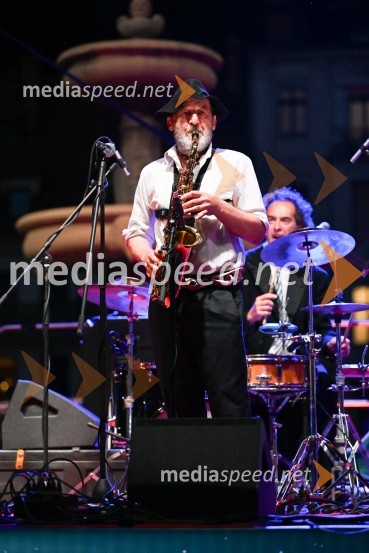  Žiga Saksida, igralec;  Marjan Stanič Stanič, bobnar, ČompeČompe in Katalena na festivalu Noči v stari Ljubljani