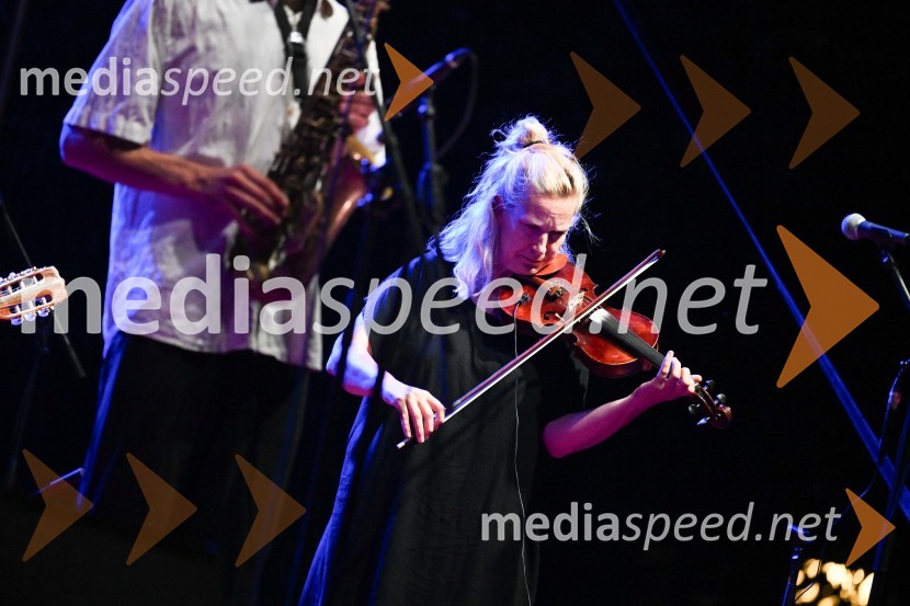  Neža Zinaić, ČompeČompe in Katalena na festivalu Noči v stari Ljubljani