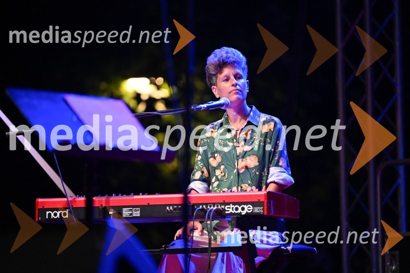  Polona Janežič, glasbenica, skupina KatalenaČompe in Katalena na festivalu Noči v stari Ljubljani