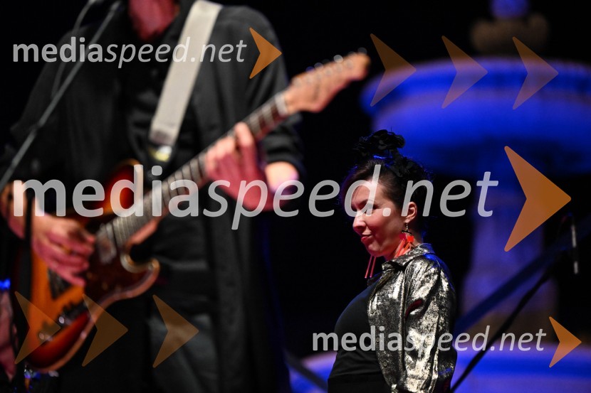  Vesna Zornik, pevka, skupina KatalenaČompe in Katalena na festivalu Noči v stari Ljubljani