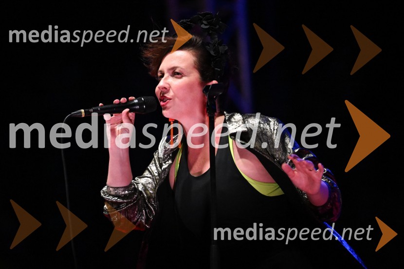  Vesna Zornik, pevka, skupina KatalenaČompe in Katalena na festivalu Noči v stari Ljubljani