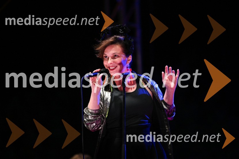  Vesna Zornik, pevka, skupina KatalenaČompe in Katalena na festivalu Noči v stari Ljubljani