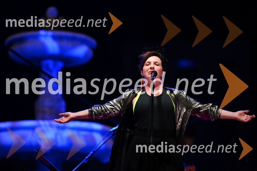  Vesna Zornik, pevka, skupina KatalenaČompe in Katalena na festivalu Noči v stari Ljubljani