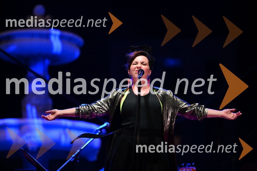  Vesna Zornik, pevka, skupina KatalenaČompe in Katalena na festivalu Noči v stari Ljubljani