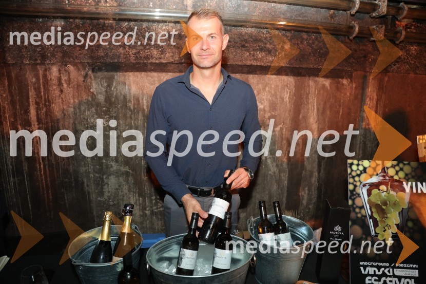 Prvi podzemni vinski festival v Vinagovi kleti