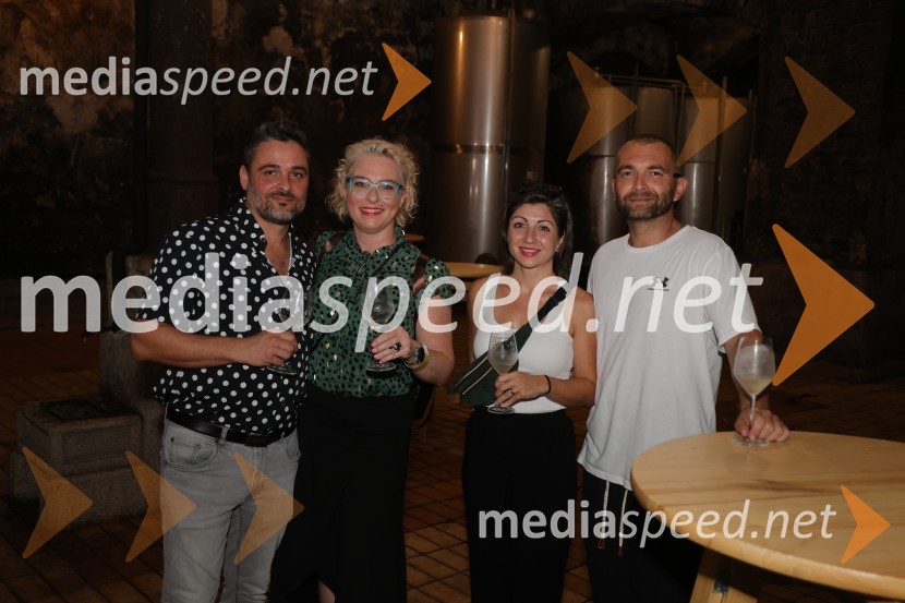 Prvi podzemni vinski festival v Vinagovi kleti