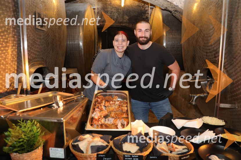 Prvi podzemni vinski festival v Vinagovi kleti