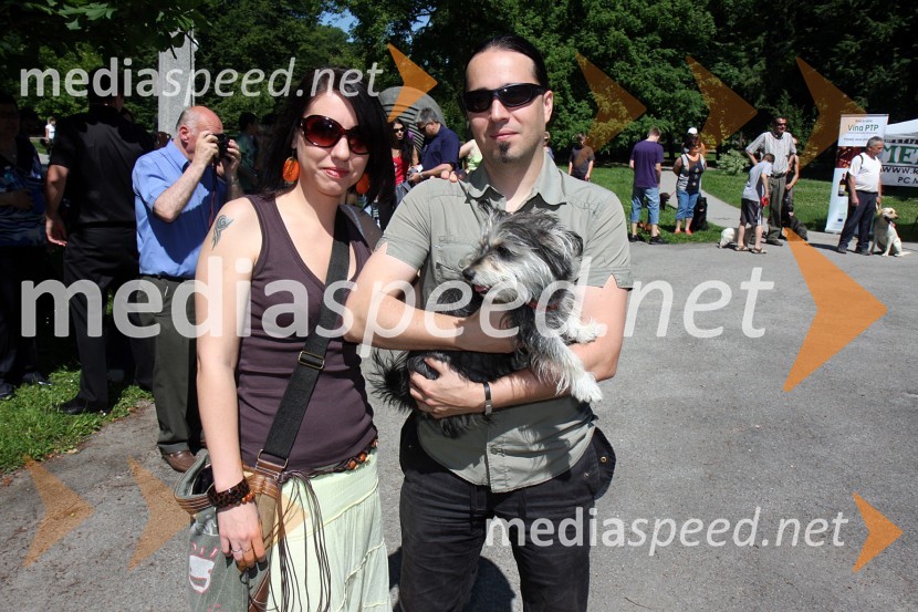 Nina Miglič, pevka s spremljevalcem1. Tačkov tek