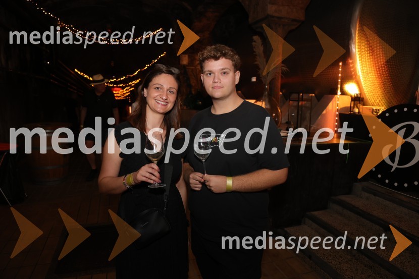 Prvi podzemni vinski festival v Vinagovi kleti