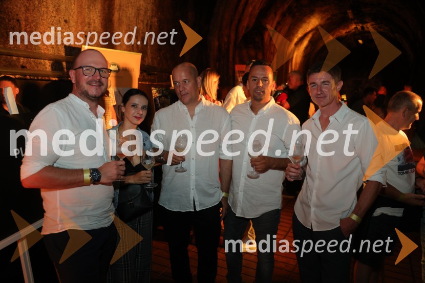 Prvi podzemni vinski festival v Vinagovi kleti