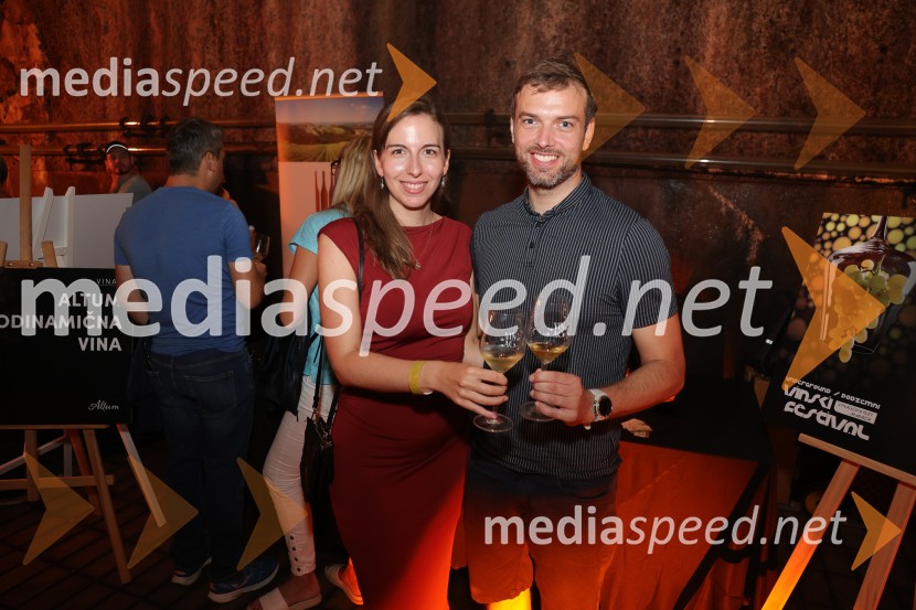 Prvi podzemni vinski festival v Vinagovi kleti