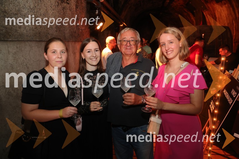 Prvi podzemni vinski festival v Vinagovi kleti