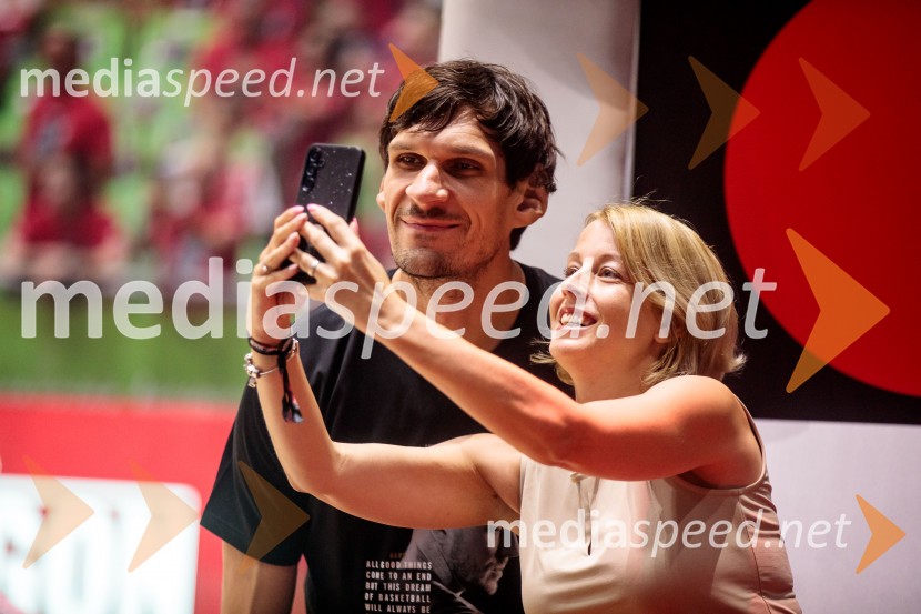  Boban Marjanović, košarkar;  ... Poslovilna tekma Gorana Dragića v Stožicah