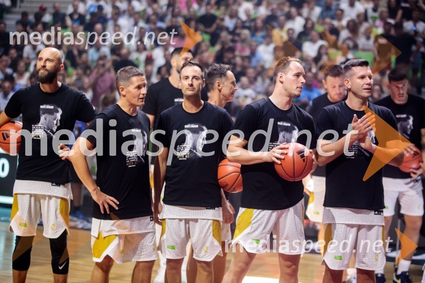  Nebojša Joksimović, nekdanji košarkar;  Jaka Lakovič, nekdanji slovenski košarkar, pomočnik selektorja;  ... ;  Klemen Prepelič, košarkar;  Sani  Bečirović, nekdanji košarkarPoslovilna tekma Gorana Dragića v Stožicah