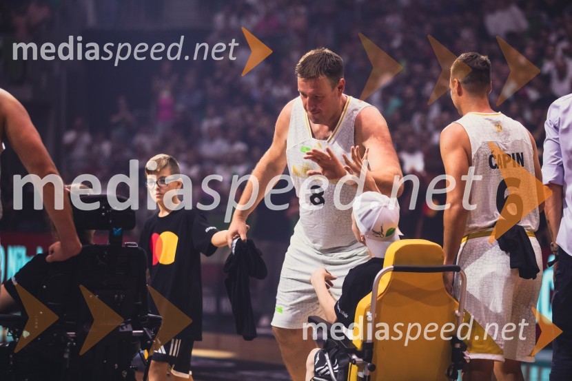  ... ;  Matjaž Smodiš, nekdanji košarkarPoslovilna tekma Gorana Dragića v Stožicah