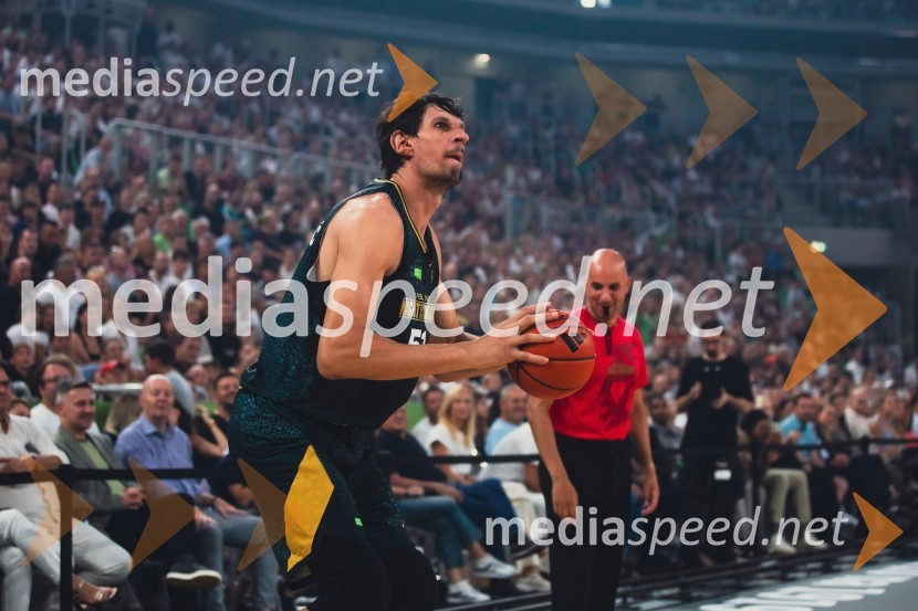  Boban Marjanović, košarkarPoslovilna tekma Gorana Dragića v Stožicah