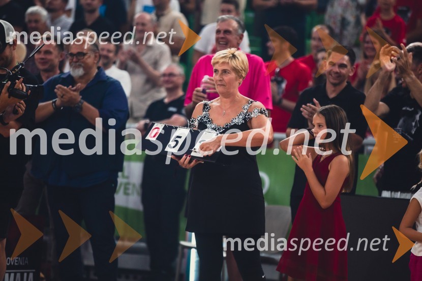  Mojca DragićPoslovilna tekma Gorana Dragića v Stožicah