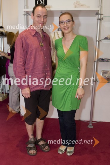 Christoph S. Porenta, zlatar in restavrator in Mojca Celin, modna oblikovalkaEna obleka za popolne počitnice, predstavitev