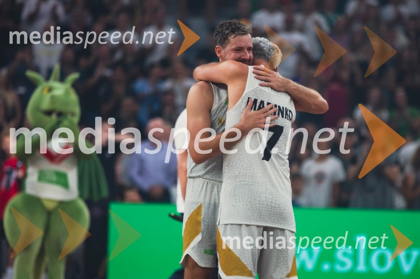  Goran Dragić, košarkar;  Marinko DragićPoslovilna tekma Gorana Dragića v Stožicah