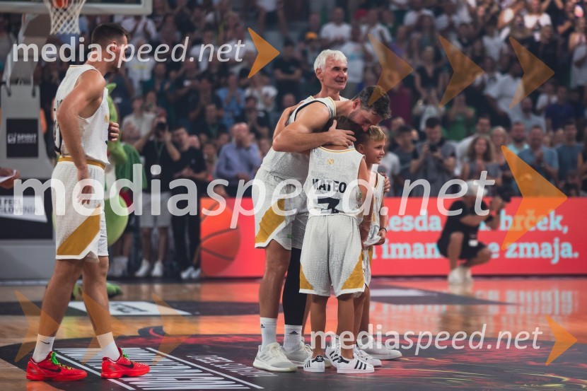  Goran Dragić, košarkar;  Mateo DragićPoslovilna tekma Gorana Dragića v Stožicah