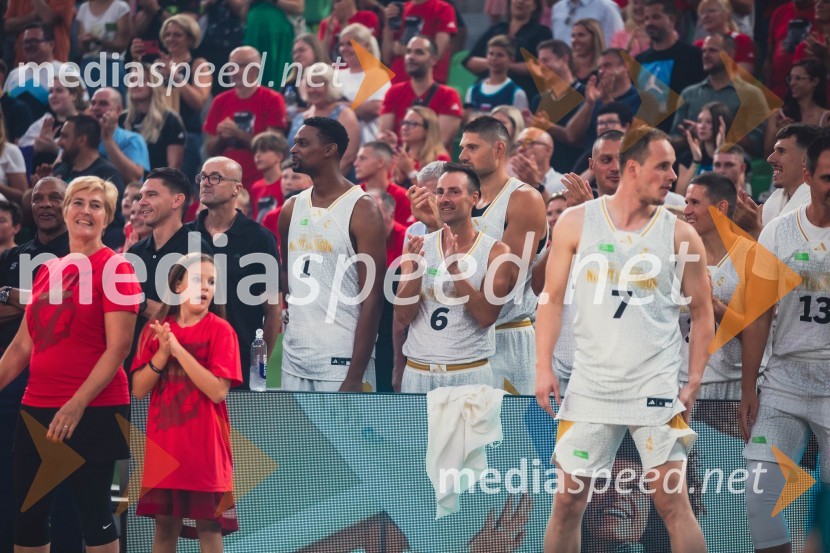  Chris Bosh, košarkar;  Aleksandar Ćapin, košarkar;  Klemen Prepelič, košarkarPoslovilna tekma Gorana Dragića v Stožicah