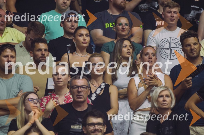  Anja Jenko, fotomodel;  Janja BalantPoslovilna tekma Gorana Dragića v Stožicah