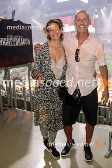  Nika  Veger, stilistka;  Peter Poles, televizijski voditeljPoslovilna tekma Gorana Dragića v Stožicah