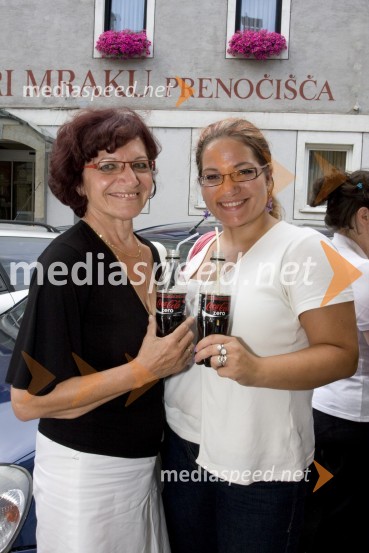 Marija in Mateja GrajzarEna obleka za popolne počitnice, predstavitev