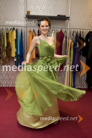 Ana Jurkovič, manakenkaEna obleka za popolne počitnice, predstavitev