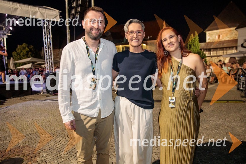  Perica Jerković, stand-up komik;  Lucija  Ćirović, stand up komičarka;  Maja Monrue, pisateljica in producentka17. Panč festival, zadnji dan