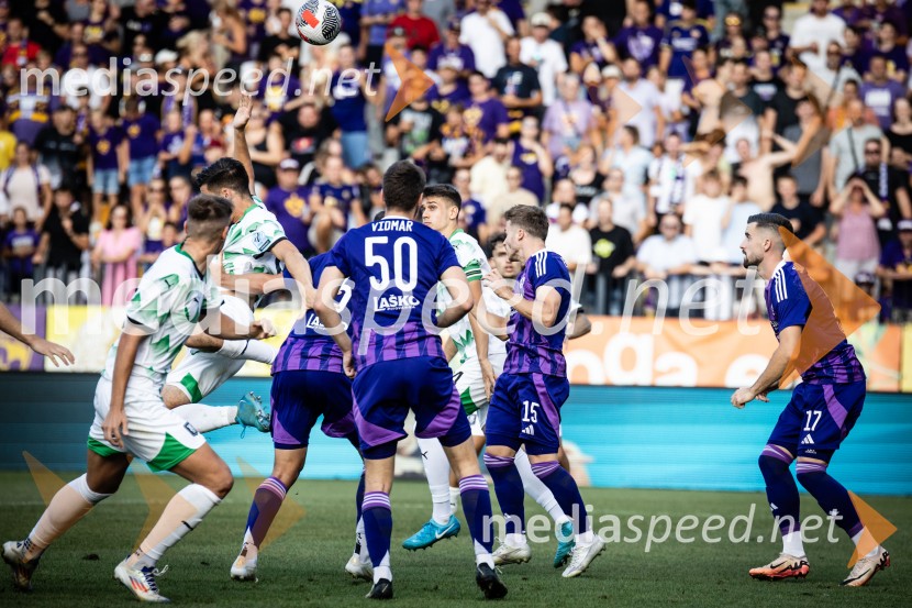 Nogometna tekma NK Maribor : NK Olimpija