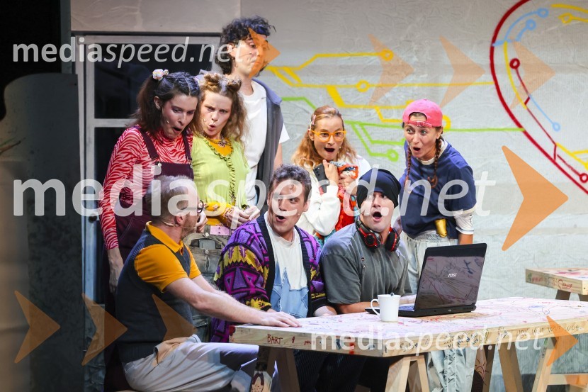  Rok  Matek, igralec;  Urša Kavčič, igralka;  Pia Skvarča, igralka;  Mak  Tepšić, igralec;  Andrea Tich, igralec;  Elena Brumini, igralka;  Blaž Popovski, igralec;  Serena Ferraiuolo, igralkaPremiera muzikala Naša familija v Gledališču Koper