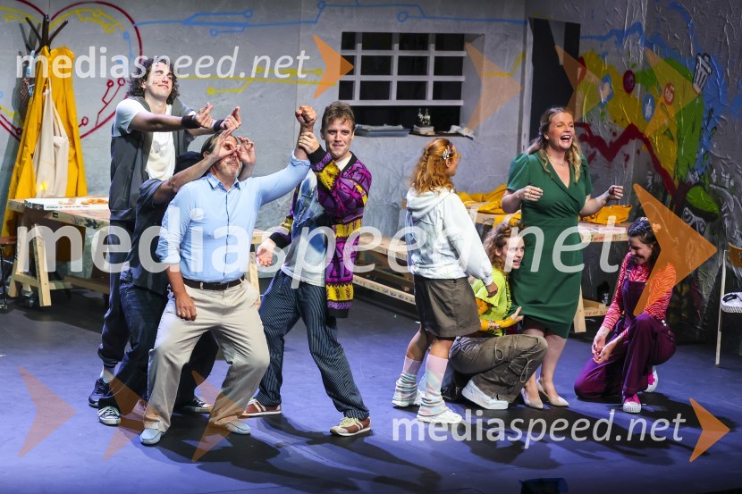 Premiera muzikala Naša familija v Gledališču Koper