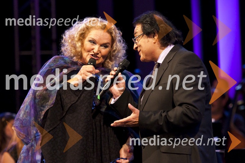 Elda Viler, pevka in Oto Pestner, pevecPoletna noč - koncert Elde Viler z gosti ob 50. letnici delovanja