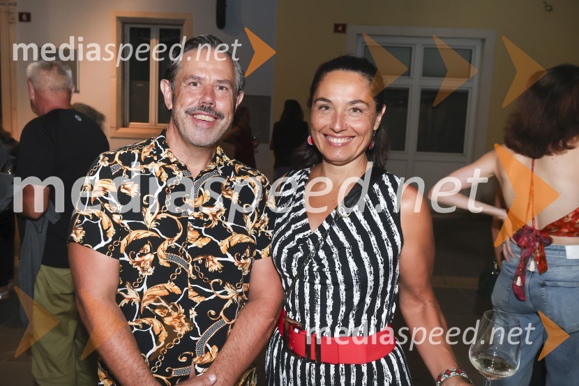  Danijel Malalan, igralec;  Urška Bradaskja, igralkaPremiera muzikala Naša familija v Gledališču Koper