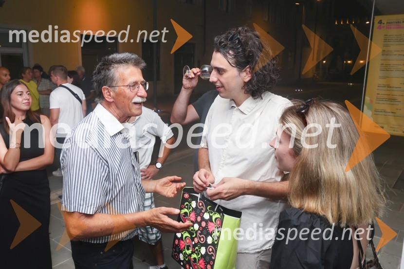  Jožko  Čuk, nekdanji direktor GZS, nekdanji direktor SNG Nova Gorica;  Mak  Tepšić, igralec;  Mila Peršin, igralkaPremiera muzikala Naša familija v Gledališču Koper