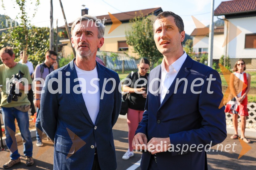  Marko Lukić, lastnik in direktor družbe Lumar IG;  Rok Cajzek, direktor, GIC gradnjeKobanski vrtec – skoraj nič energijski leseni vrtec iz slovenskega lesa