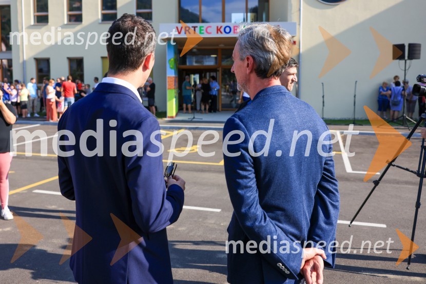  Rok Cajzek, direktor, GIC gradnje;  Marko Lukić, lastnik in direktor družbe Lumar IGKobanski vrtec – skoraj nič energijski leseni vrtec iz slovenskega lesa