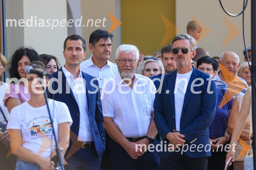  Rok Cajzek, direktor, GIC gradnje;  ... ;  Marko Lukić, lastnik in direktor družbe Lumar IGKobanski vrtec – skoraj nič energijski leseni vrtec iz slovenskega lesa