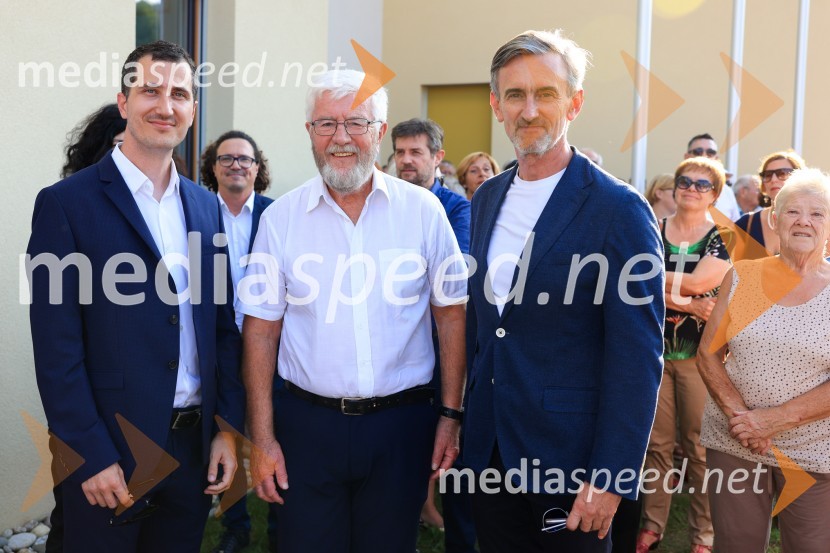  Rok Cajzek, direktor, GIC gradnje;  ... ;  Marko Lukić, lastnik in direktor družbe Lumar IGKobanski vrtec – skoraj nič energijski leseni vrtec iz slovenskega lesa