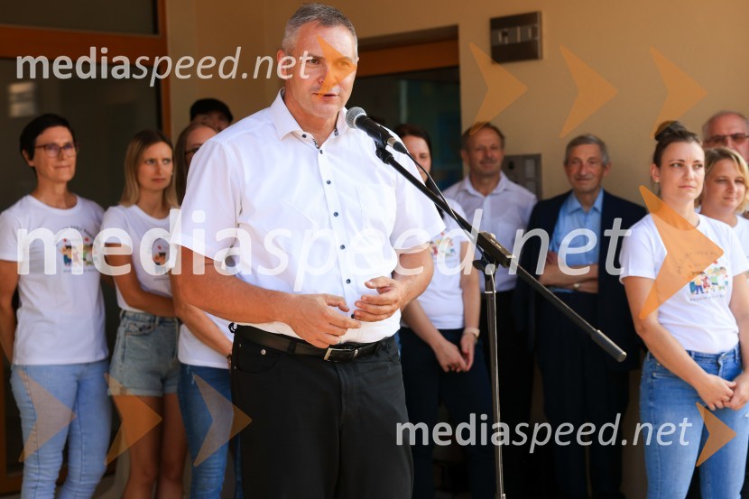 mag. Dejan  Židan, državni sekretar na Ministrstvu za gospodarstvo, turizem in športKobanski vrtec – skoraj nič energijski leseni vrtec iz slovenskega lesa