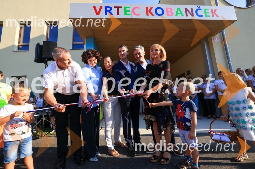 mag. Dejan  Židan, državni sekretar na Ministrstvu za gospodarstvo, turizem in šport;  Vlasta Krmelj, županja, Občina Selnica ob Dravi;  Eva Knez, državna sekretarka, Ministrstvo za kmetijstvo, gozdarstvo in prehrano;  Rok Cajzek, direktor, GIC gradnje;  Marko Lukić, lastnik in direktor družbe Lumar IG;  Manja Kokalj, ravnateljica, Osnovna šola Selnica ob DraviKobanski vrtec – skoraj nič energijski leseni vrtec iz slovenskega lesa