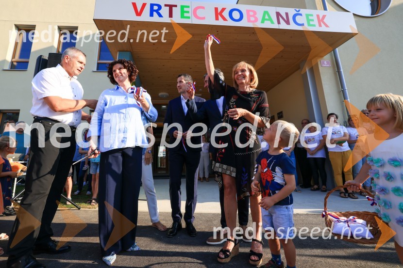 mag. Dejan  Židan, državni sekretar na Ministrstvu za gospodarstvo, turizem in šport;  Vlasta Krmelj, županja, Občina Selnica ob Dravi;  Manja Kokalj, ravnateljica, Osnovna šola Selnica ob DraviKobanski vrtec – skoraj nič energijski leseni vrtec iz slovenskega lesa