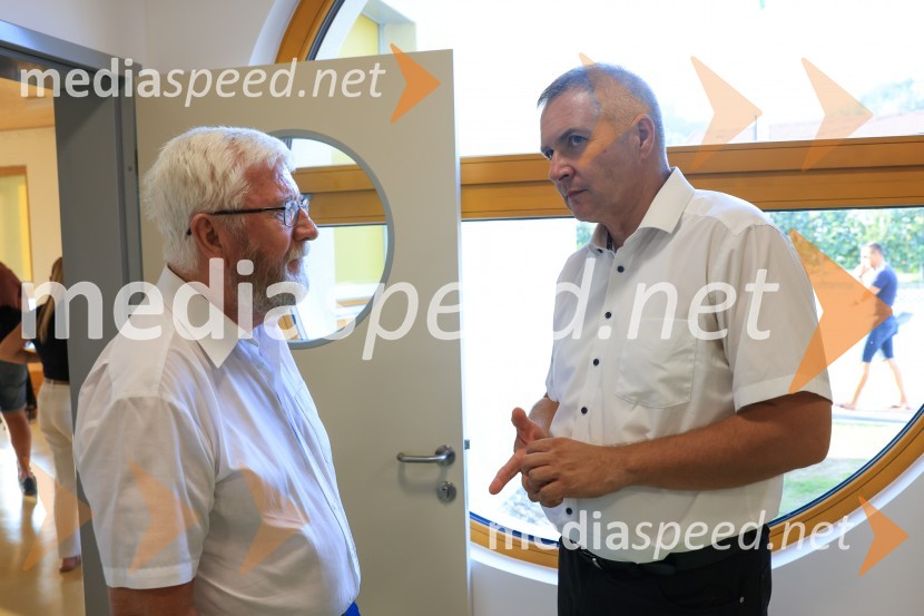  ... ; mag. Dejan  Židan, državni sekretar na Ministrstvu za gospodarstvo, turizem in športKobanski vrtec – skoraj nič energijski leseni vrtec iz slovenskega lesa