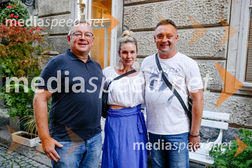  Robert Waltl, direktor, Mini teater;  Iva Krajnc Bagola, igralka;  Peter Srpčič, direktor, Mestno gledališče PtujPremiera predstave Dolgega dneva potovanje v noč